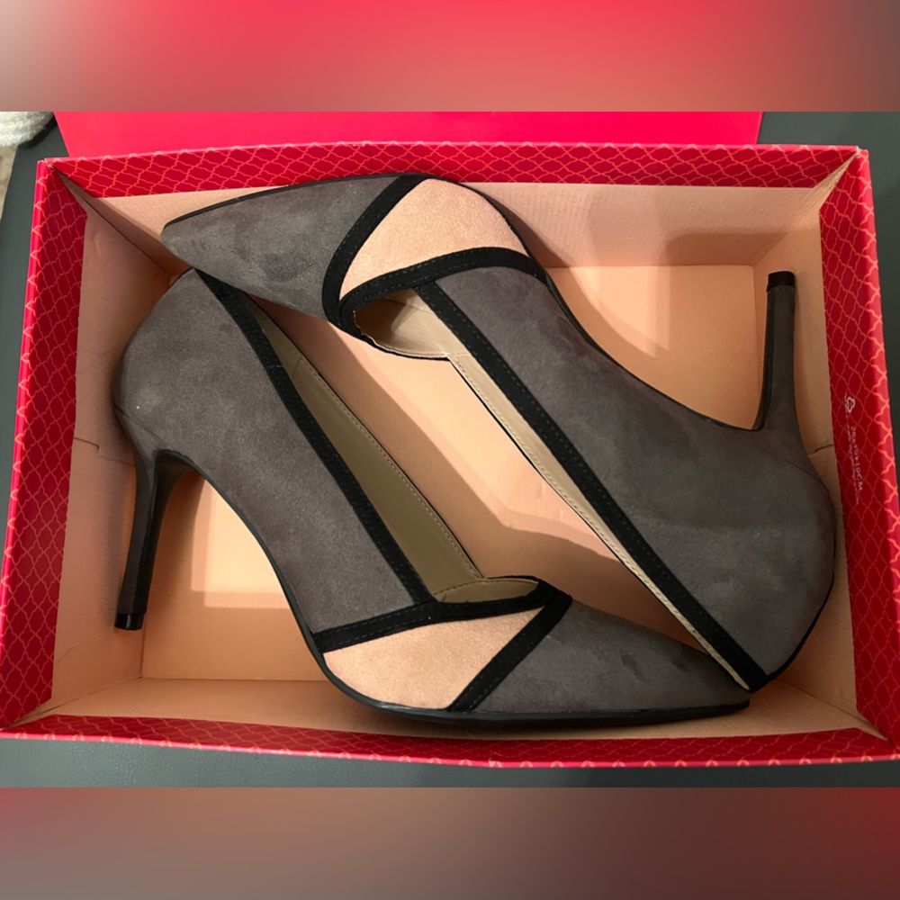 Kelly & Katie Bamita Pumps